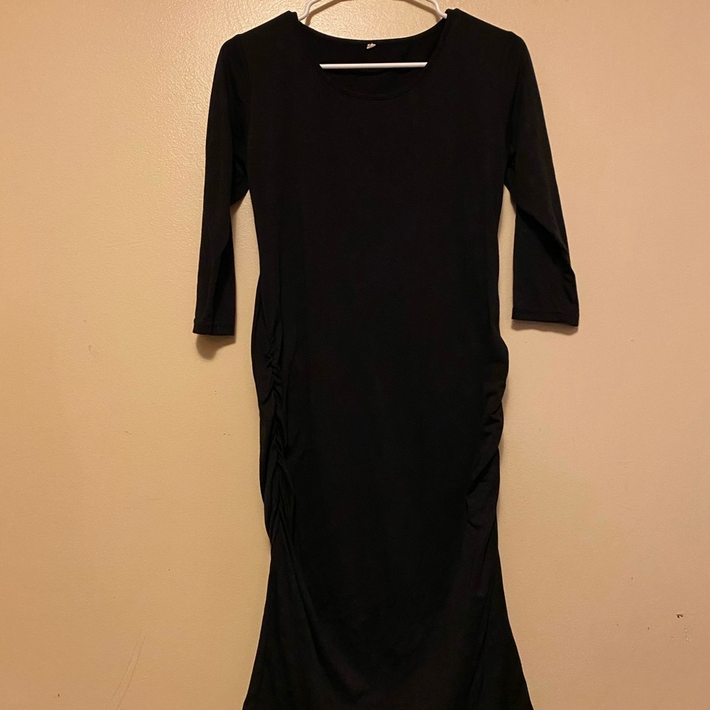 Black Maternity Dress. 3/4 sleeve.